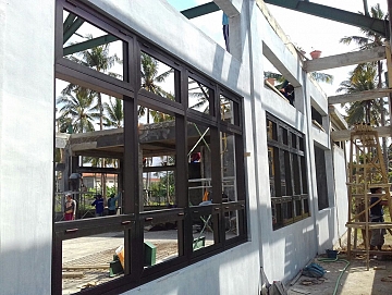 Pemasangan Kusen dan Jendela Alumunium di Proyek BLK Banyuwangi Jawa Timur